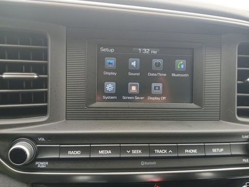 Used 2020 Hyundai Elantra SE w/ Cargo Package (C1) image 26