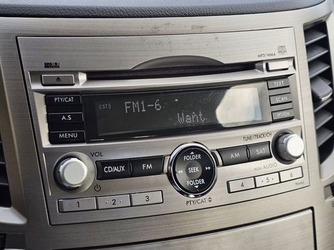 Used 2011 Subaru Legacy 2.5i Premium image 3