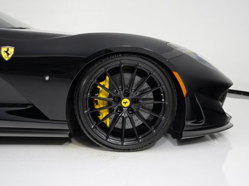 Used 2019 Ferrari 812 Superfast RWD image 12