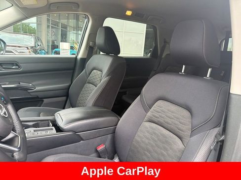 Used 2025 Nissan Pathfinder SV FWD image 12