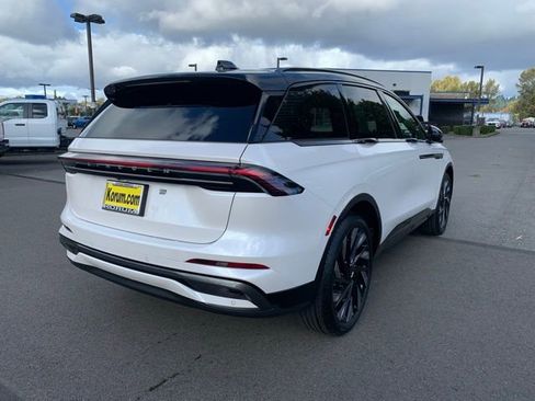 New 2026 Lincoln Nautilus Reserve image 7