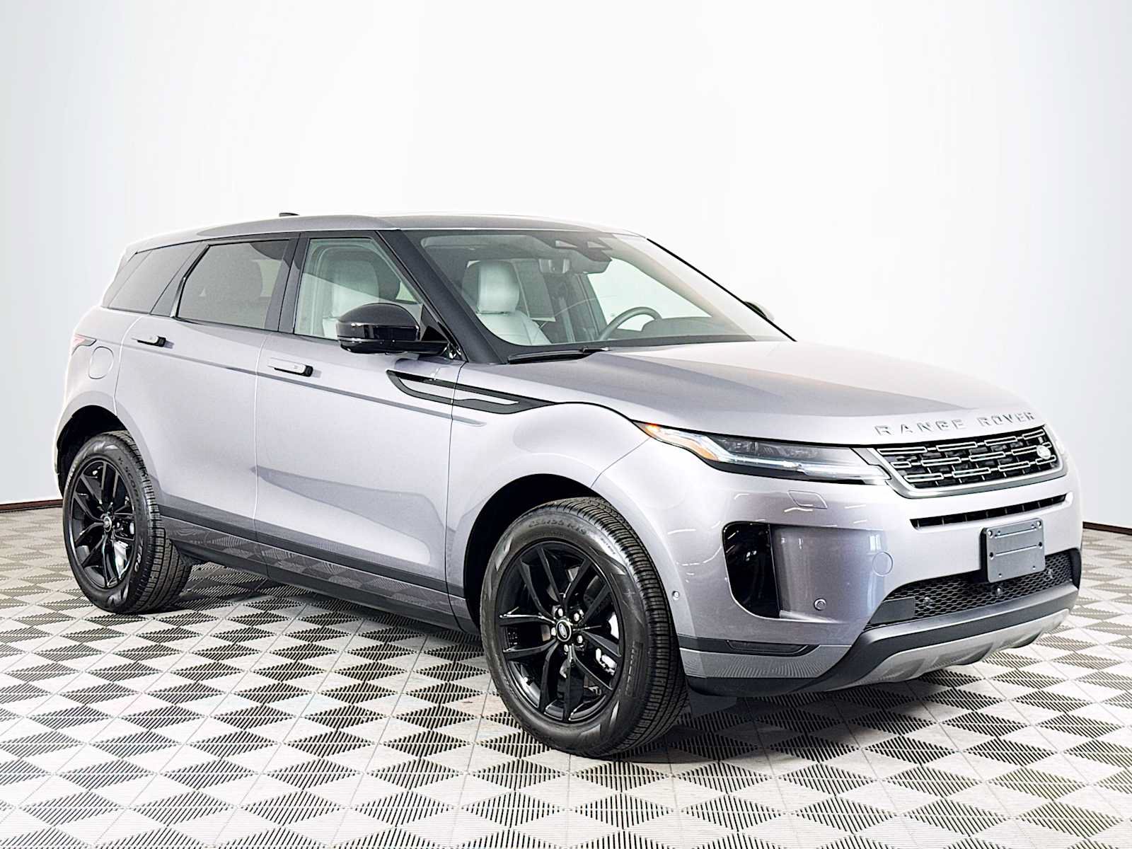 Used 2026 Land Rover Range Rover Evoque S AWD/4WD image 3