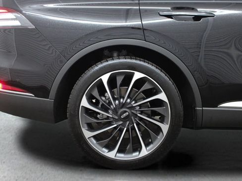 Used 2020 Lincoln Aviator Reserve w/ Equipment Group 202A AWD/4WD image 12