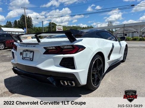 Used 2022 Chevrolet Corvette Stingray Coupe w/ 1LT RWD image 5