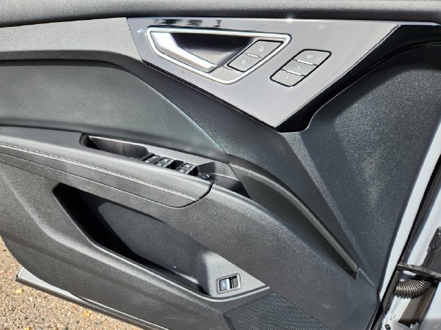 Used 2023 Audi Q4 e-tron Premium Plus AWD/4WD image 21