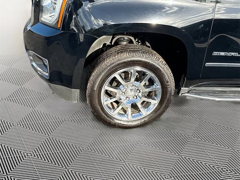 Used 2020 GMC Yukon Denali image 35
