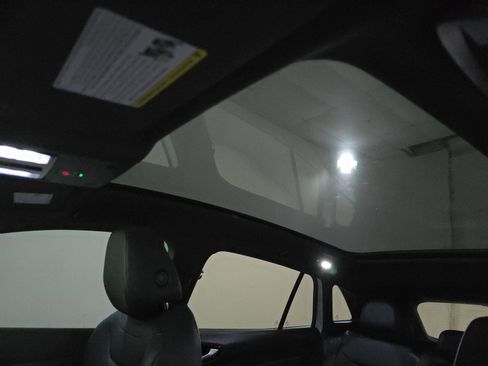 Used 2021 Volkswagen ID.4 Pro S w/ ID.4 Protection Package image 9