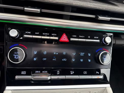 Used 2025 Hyundai Santa Fe Calligraphy FWD image 20