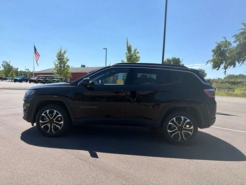 Used 2024 Jeep Compass Limited AWD/4WD image 2