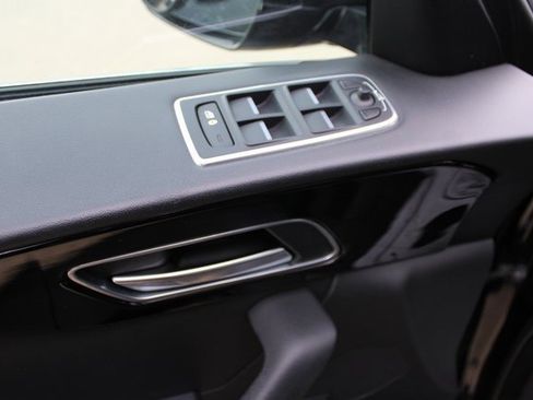 Used 2018 Jaguar F-PACE Prestige image 23