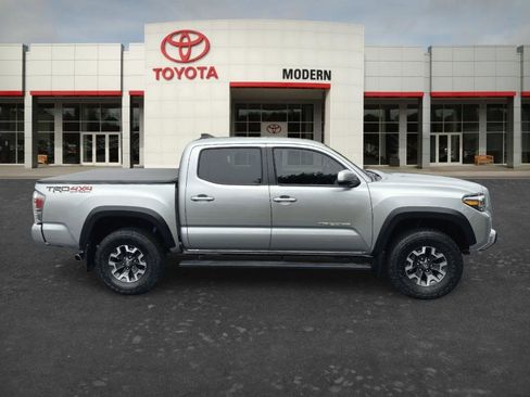 Certified 2023 Toyota Tacoma TRD Off-Road w/ TRD Premium Off Road Package AWD/4WD image 4