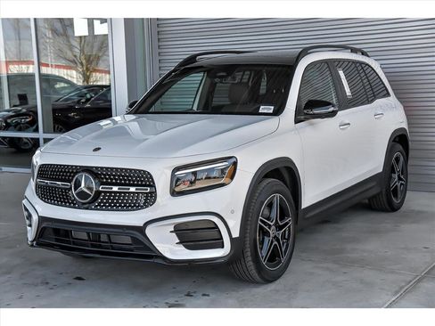 Certified 2025 Mercedes-Benz GLB 250 GLB 250 4MATIC image 3