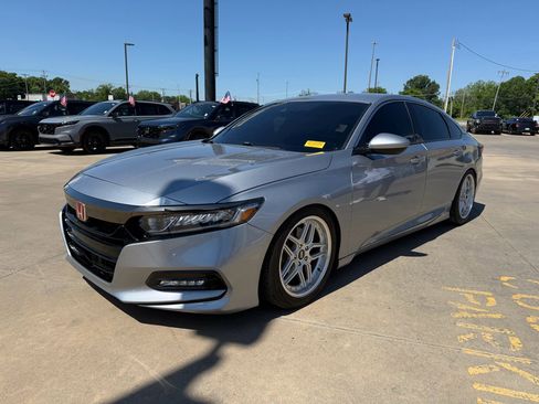 Used 2018 Honda Accord Sport image 4