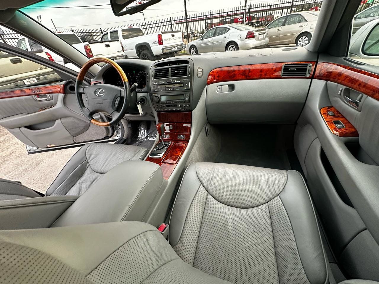 Used 2004 Lexus LS 430 RWD image 50