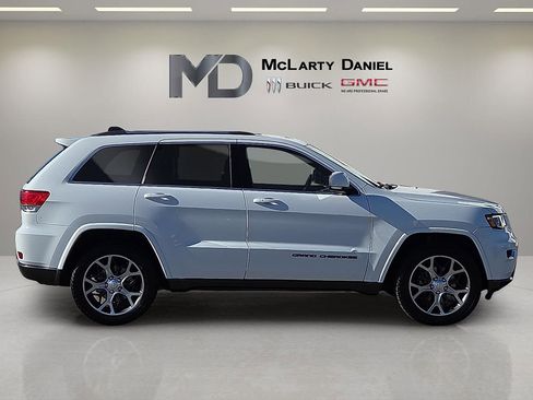 Used 2018 Jeep Grand Cherokee Limited image 6