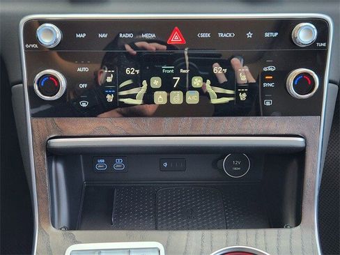 Used 2025 Genesis GV80 2.5T Prestige image 15