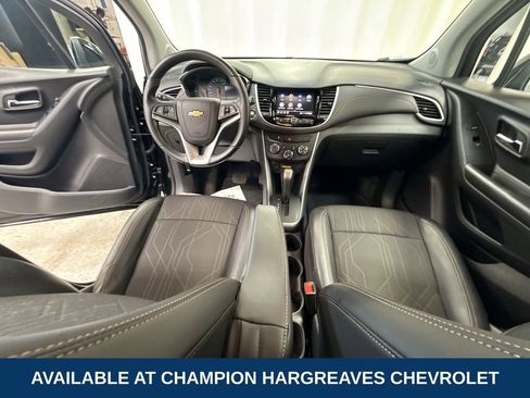 Used 2022 Chevrolet Trax LT w/ Midnight Edition image 27