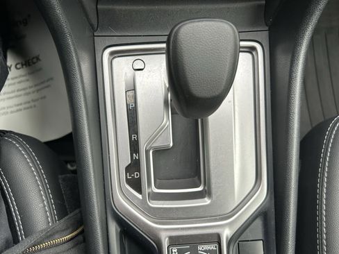 Used 2022 Subaru Forester Premium image 33