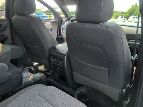 Used 2022 Chevrolet Traverse LT FWD image 44