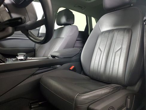 Certified 2021 Audi e-tron Premium Plus w/ Premium Plus Package image 19