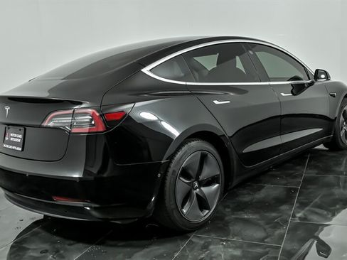 Used 2018 Tesla Model 3 Mid Range RWD image 9