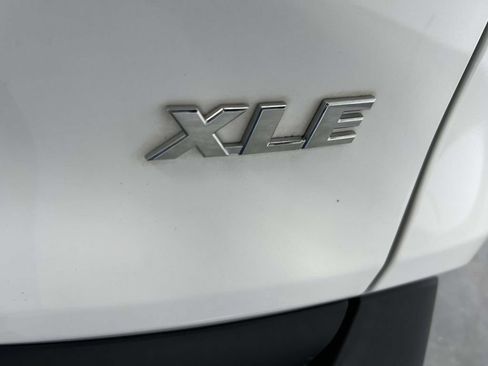 Used 2024 Toyota RAV4 XLE FWD image 11