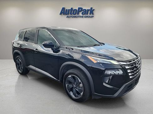 Used 2025 Nissan Rogue SV AWD/4WD image 1