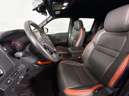 Used 2022 Nissan Frontier Pro-X image 3