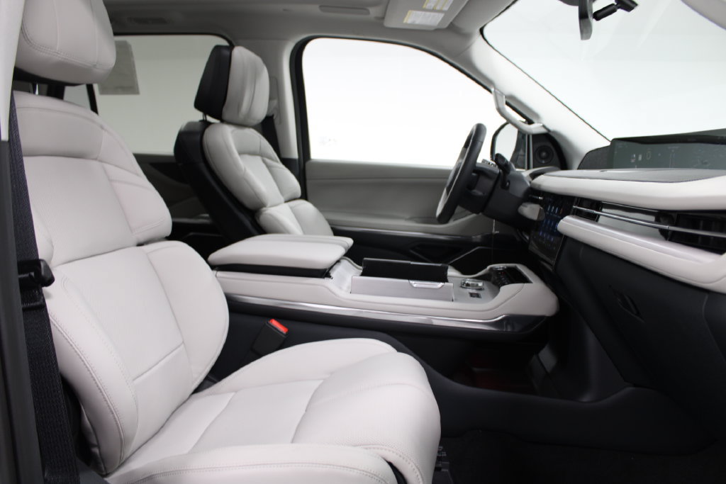 New 2026 Lincoln Navigator L Reserve AWD/4WD image 31