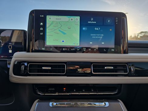 Certified 2025 Lincoln Aviator AWD w/ Equipment Group 101A image 21