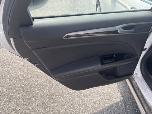 Used 2013 Ford Fusion Energi SE FWD image 14