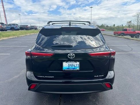 Used 2022 Toyota Highlander XLE image 4