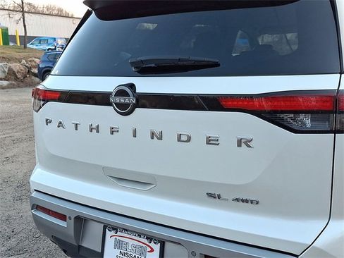 Certified 2024 Nissan Pathfinder SL image 24