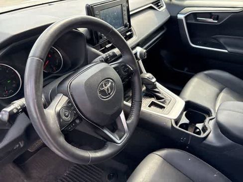Used 2021 Toyota RAV4 XLE Premium FWD image 10