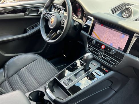 Certified 2026 Porsche Macan Turbo AWD/4WD image 17