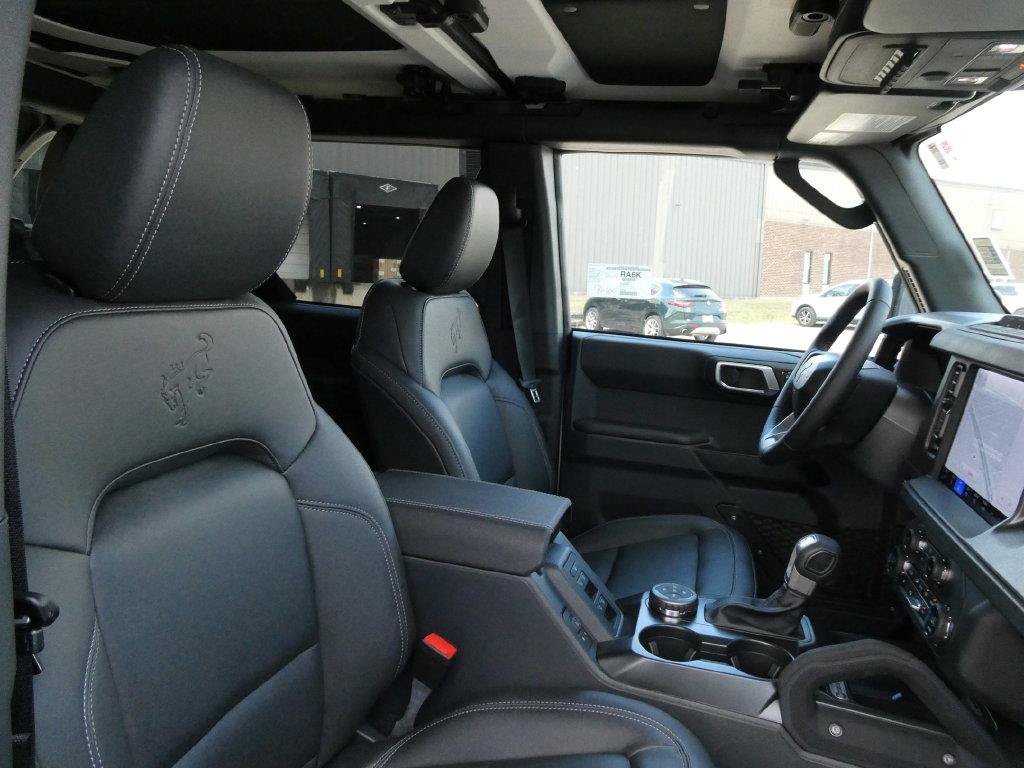 New 2026 Ford Bronco Badlands w/ Sasquatch Package AWD/4WD image 11