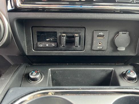 Used 2016 Nissan Titan Platinum Reserve AWD/4WD image 27