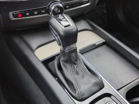 Used 2021 Volvo XC60 T5 Inscription w/ Advanced Package image 34