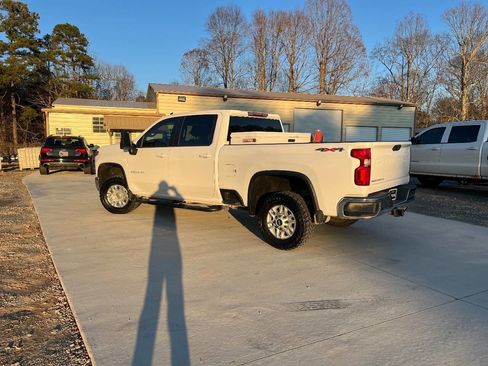 Used 2020 Chevrolet Silverado 2500 LT w/ Convenience Package image 30