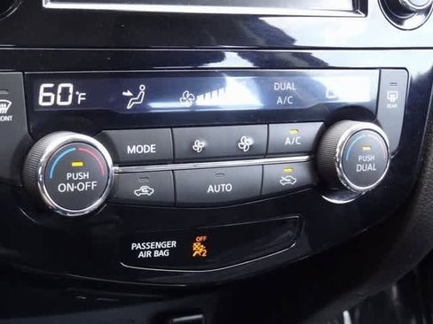 Used 2022 Nissan Rogue Sport SV w/ Technology Package image 26