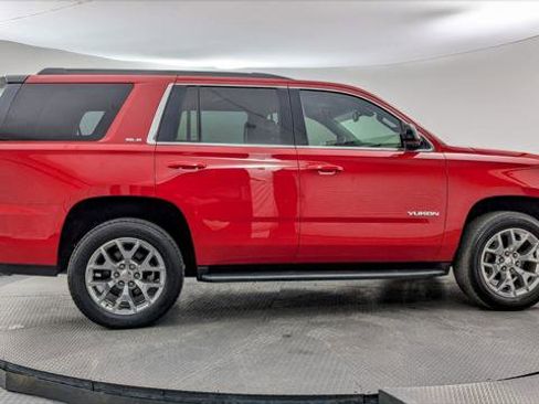 Used 2017 GMC Yukon SLE w/ SLE Value Package image 9