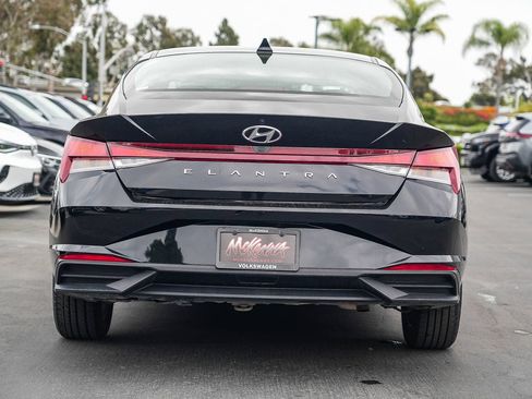 Used 2023 Hyundai Elantra SEL w/ Cargo Package FWD image 7