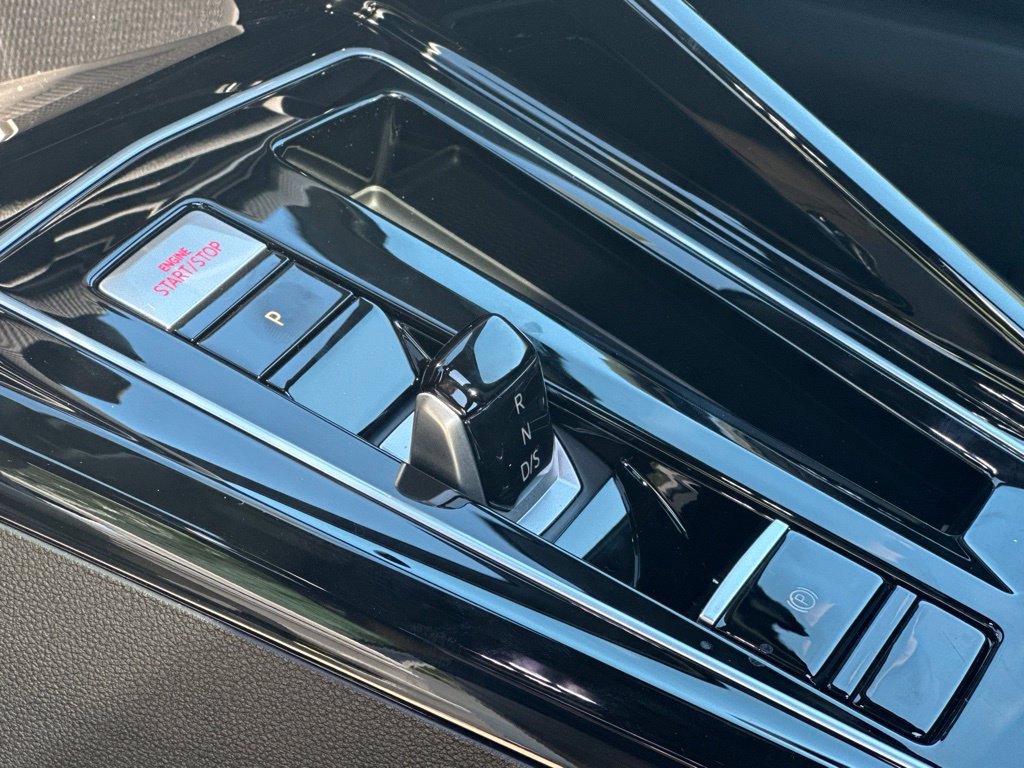 New 2026 Volkswagen GTI SE FWD image 27