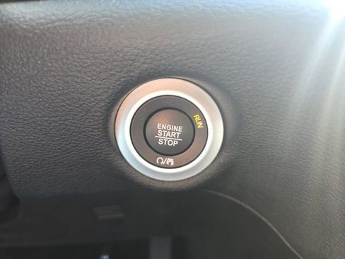 Used 2025 Chrysler Pacifica Limited w/ Trailer Tow Group image 17