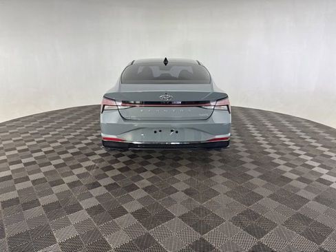 Used 2021 Hyundai Elantra Limited FWD image 6