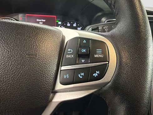 Used 2023 Ford Explorer XLT w/ Equipment Group 202A AWD/4WD image 28