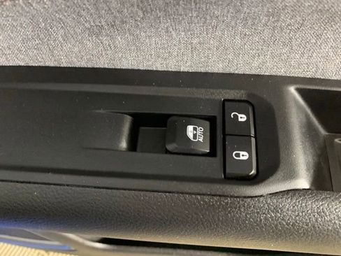 Used 2024 Jeep Compass Latitude AWD/4WD image 32