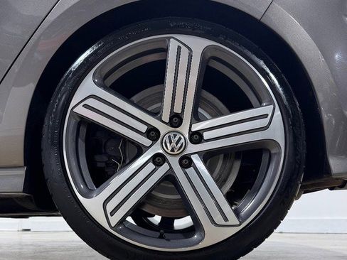 Used 2015 Volkswagen Golf R 4-Door image 20