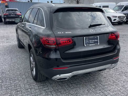 Used 2022 Mercedes-Benz GLC 300 4MATIC image 3