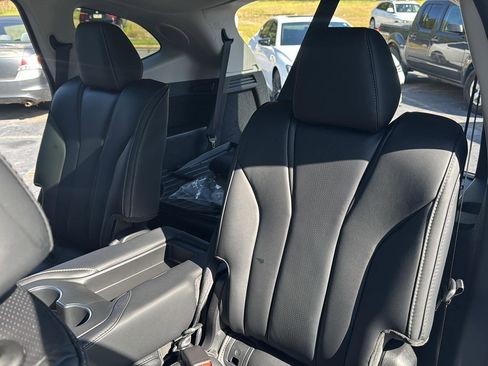 Certified 2026 Acura MDX FWD w/ Technology Package image 24